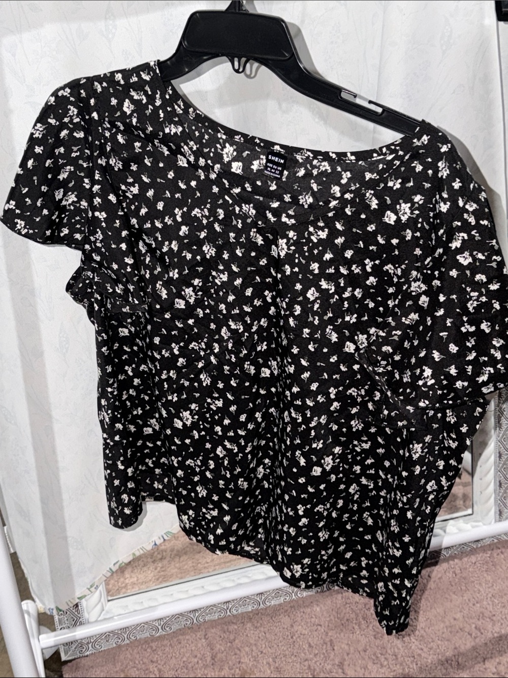 SHEIN Black White Tiny Floral Short Sleeve Blouse